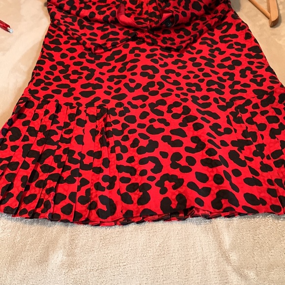 Like new Ann Taylor dress. Fully lined.  Rey cute - Picture 2 of 4